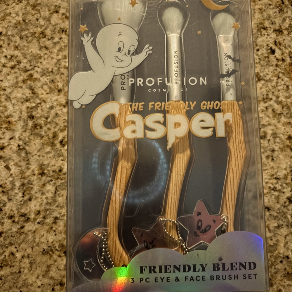 Casper makeup collection